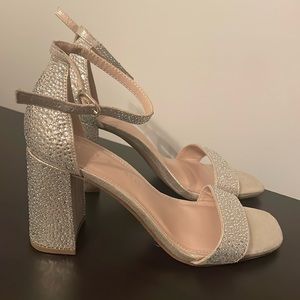 Kelly & Katie Sparkle heels 7.5